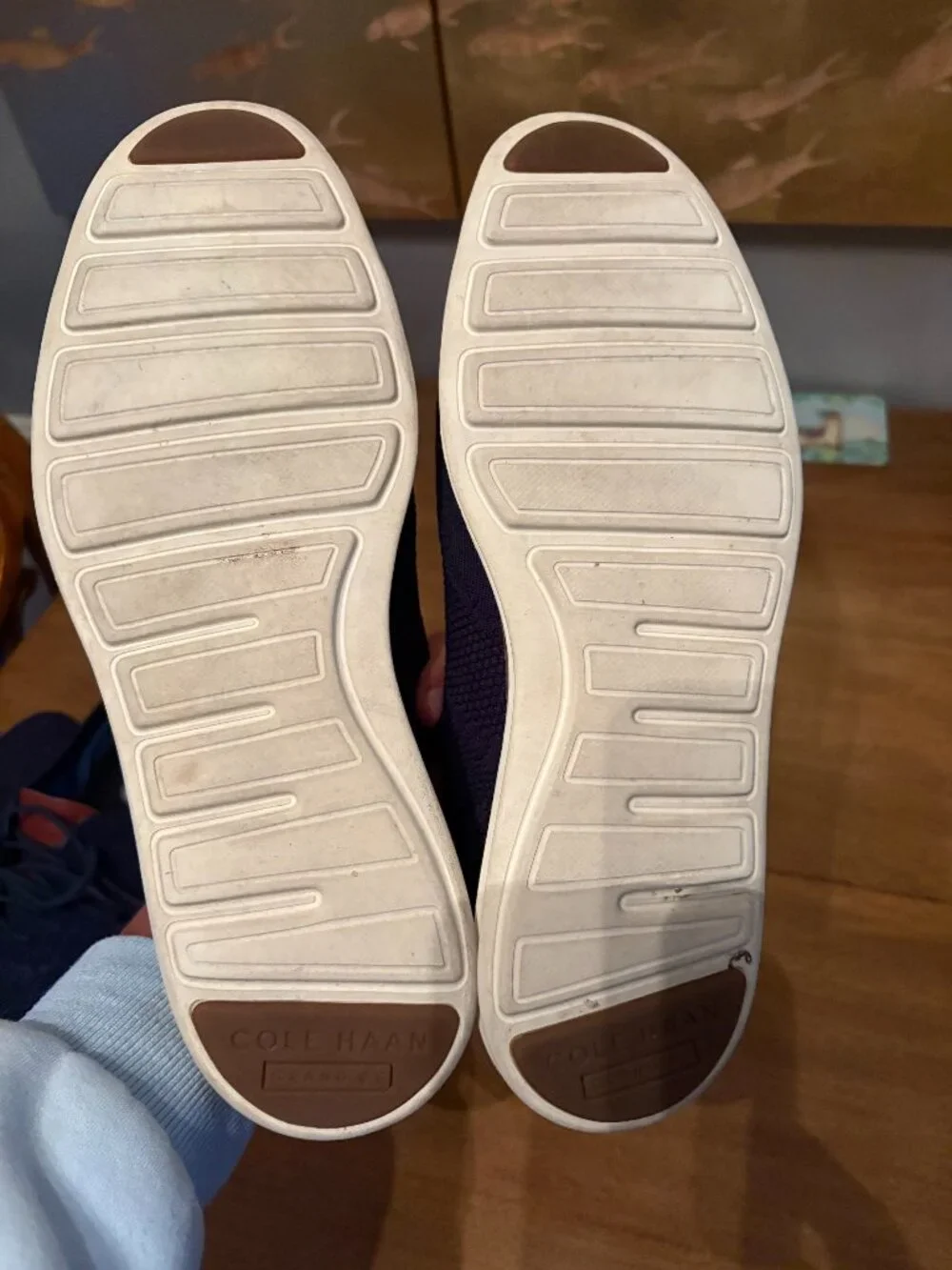 Like New, Men's Cole Haan Original Grand Shortwing Oxford Navy Shoes. Size 9.5